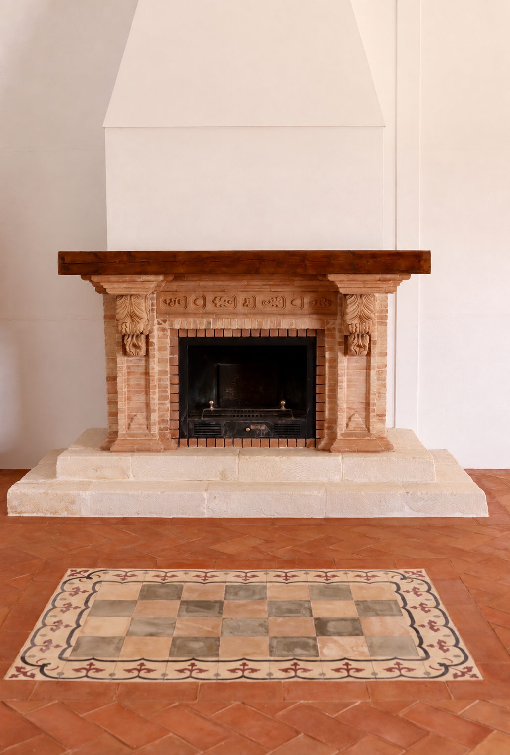 Ornamentación de chimenea en casa de campo